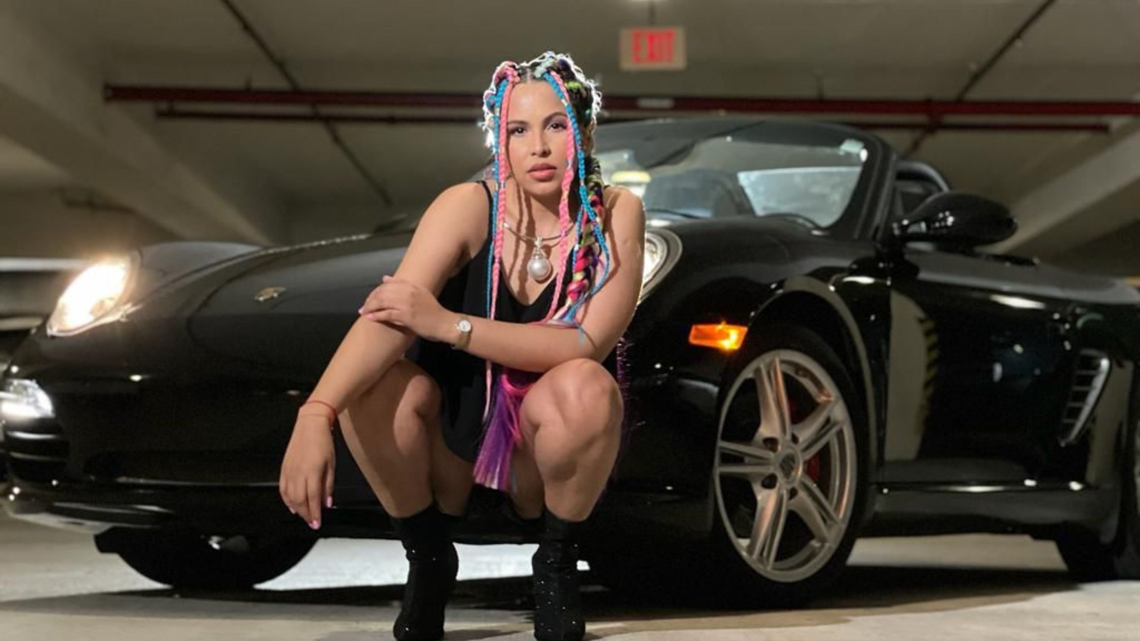 ¡Prepárate para bailar sin parar! Migdianis Hastie estrena el videoclip de ‘RUMBA’ y enciende la fiesta.